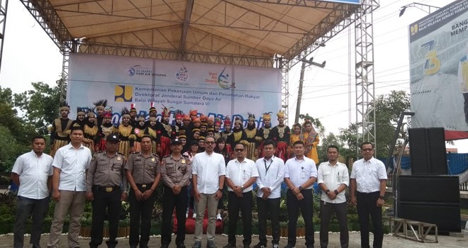 Foto bersama Peringatan Hari Air Dunia 2019 oleh BWSS VI. Foto : Ist
