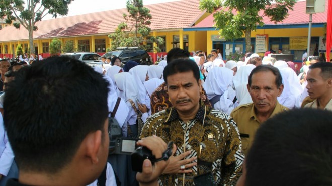 Sutan Adil Hendra 