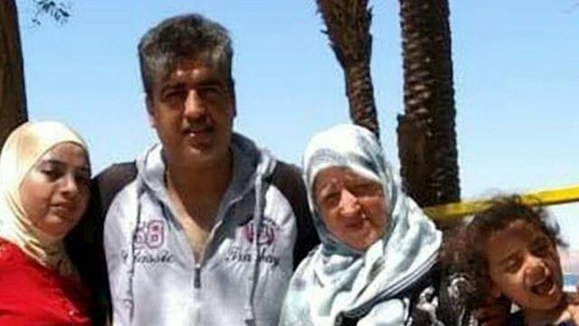 Darwish dan ibunya (kanan) saat masih hidup dan bahagia (Stuff Co Nz)