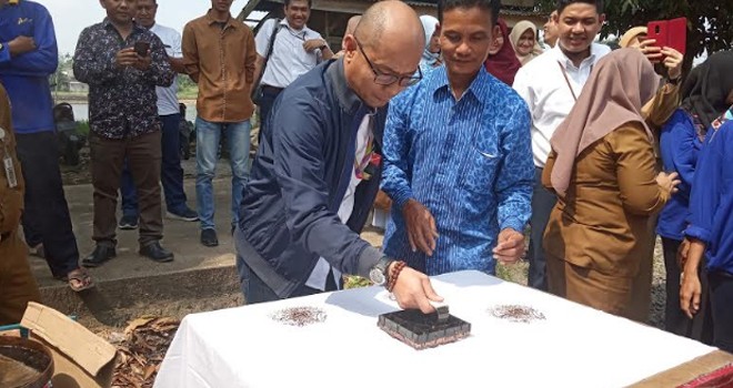 Pertamian EP Asset I Jambi Fiel melatih 25 peserta dari warga sekitar Kecamatan Danau Sipin soal batik. Foto : Ist
