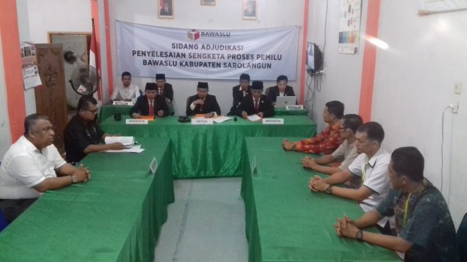 Permohonan Lima Incumbent Agar Kembali Mencalon Ditolak Bawaslu Sarolangun. Foto : Ist