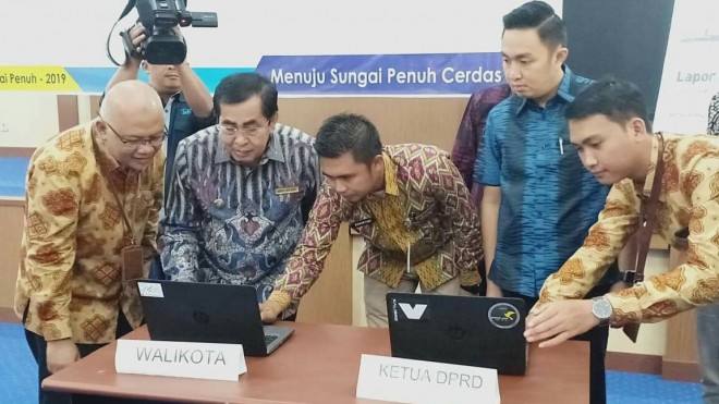 Walikota bersama Ketua DPRD saat Melapor SPT. 