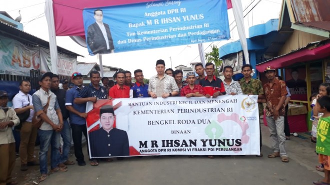 Ihsan Yunus saat Hadir Dalam Penyerahan Bantuan IKM. Foto : Ist