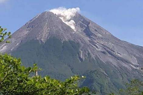 Gunung Merapi Jawa. 