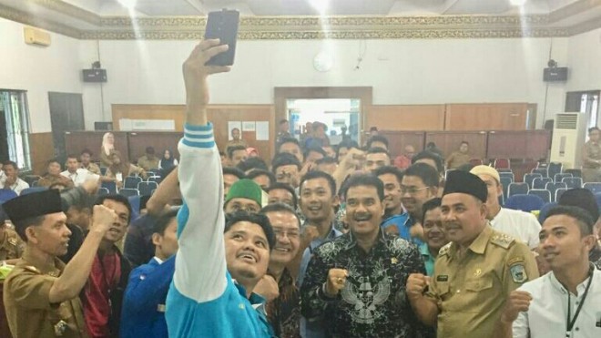 Sutan Adil Hendra 