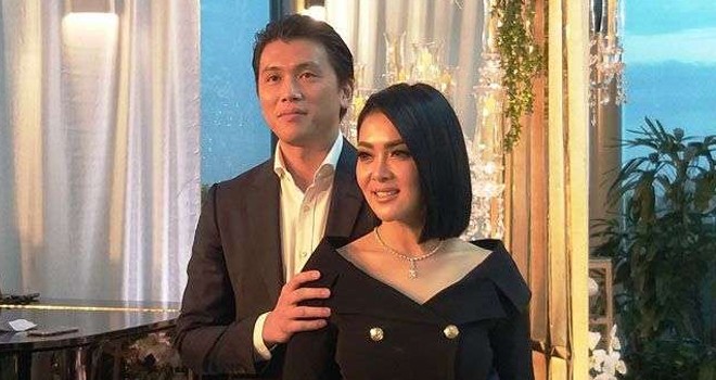 Syahrini Mengakui Dikawini Reino Barack karena Mungil. 