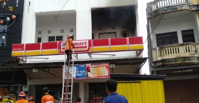 Mini Market yang Nyaris Ludes Dilalap Sijago Merah. Foto : Ferdian / Jambiupdate