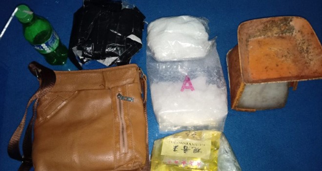 Tiga orang yang diduga sebagai bandar dan pengedar sabu diamankan BNNP bersama barang bukti berupa sabu seberat 1 Kg. Foto : Ist