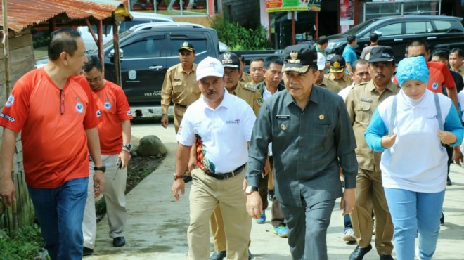 Bupati Kerinci saat Dampingi Tim Survei Tour de Singkarak. 