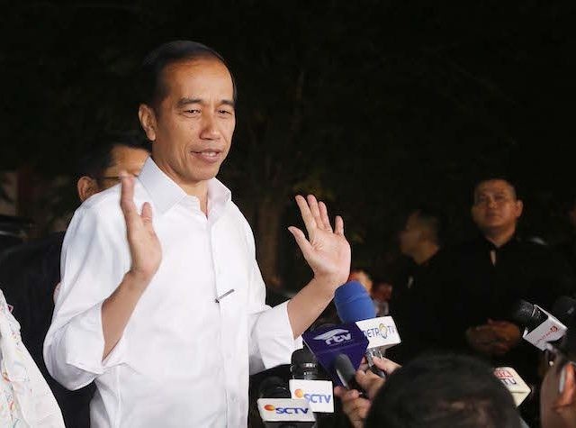 Presiden yang juga capres nomor urut 01, Joko Widodo (Jokowi) bereaksi terkait adanya kabar viral soal surat suara yang sudah tercoblos di Malaysia. (Issak/JawaPos.com)