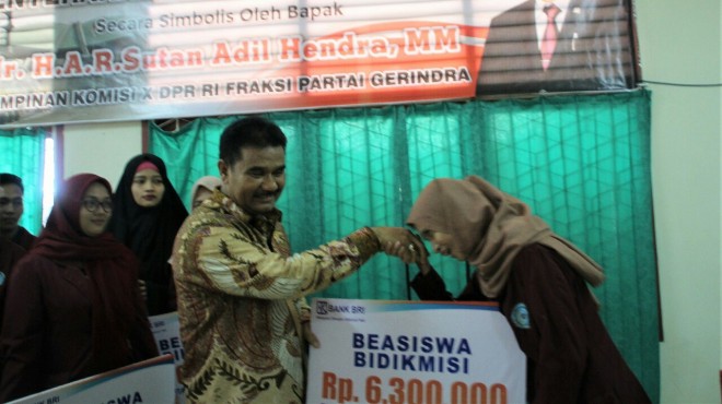 Sutan Adil Hendra.