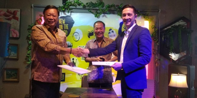 Penandatanganan MoU (Memorandum Saling Pengertian) dengan melibatkan dari TAUZIA International Management dan PT. Rajato Mitra Sentosa Hotelindo yang diadakan di Restoran Casa De Alicia Kamis, (11/4). Foto : Iwan / Jambiupdate