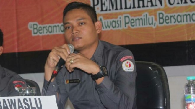 Indra Tritusian Ketua Bawaslu Batanghari. 