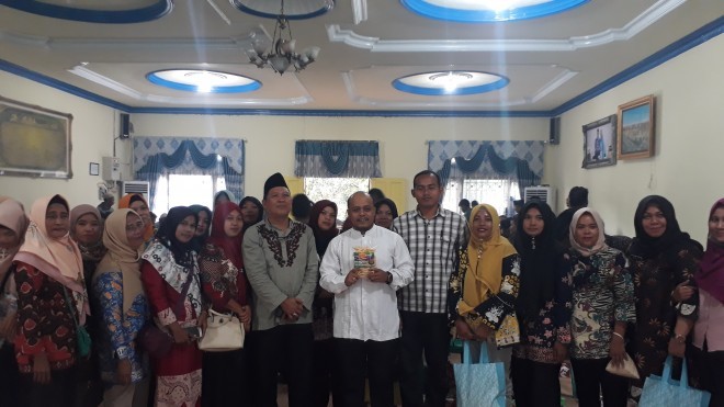 Wabup Silaturrahmi Bersama Nelayan Penerima Bantuan.