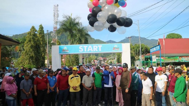Ribuan Masyarakat Sungai Penuh Dan Kerinci Gelar Jalan Sehat. Foto : Ist