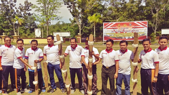Bambang Bayu Suseno bersama Sekda M.Fadhil Arief Hadiri Forum silaturahmi kantibmas yang dilaksanakan oleh polres Muarojambi, pada Jumat pagi (12/04).