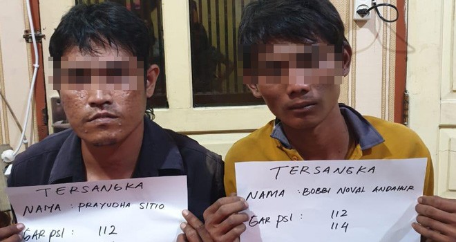 Dua orang yang diamankan Reserse Narkoba Polresta Jambi karena terbukti memiliki sabu seberat 0 ,24 gram. Foto : Ist