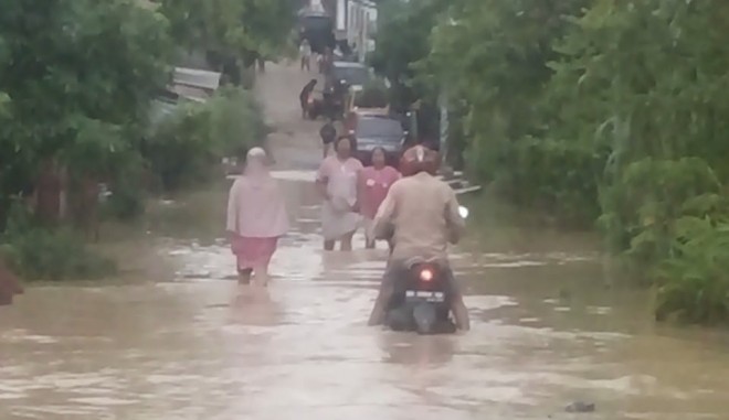 Banjir yang merendam sejumlah lokasi Tempat Pemungutan Suara (TPS) rupanya sangat berdampak terhadap peserta pemilih yang memiliki hak suara dalam Pemilu Serentak 2019.