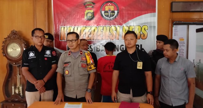 Polres Batanghari ungkap kasus pencabulan yang dilakukan oleh paman terhadap keponakan sendiri. Foto : Ist