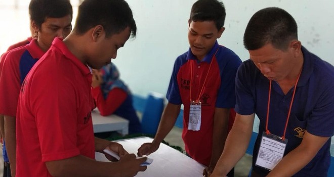 Warga Binaan Lembaga Pemasyarakatan Kelas II A Jambi mengikuti simulasi Pemilihan Umum Pemilu 2019.