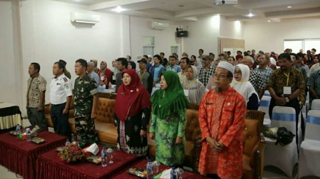 PKL dan Asongan di Kota Sungaipenuh, mengikuti penyuluhan peningkatan disiplin, di Aula hotel Arafah, Kamis (25/4).