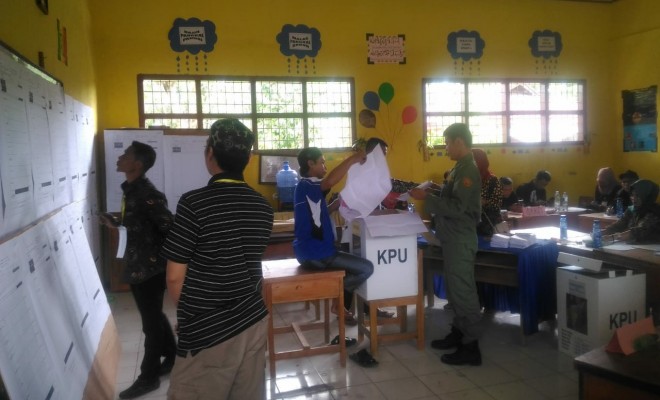 PSU Dilokasi Pembakaran Kotak Suara di Sungai Penuh Dijaga Ketat Aparat. Foto : Gusnadi / Jambiupdate