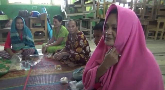 Korban banjir di Mendahara Ulu (Menhul) yang mengungsi di gedung sekolah. Foto : Maulana / Jambiupdate