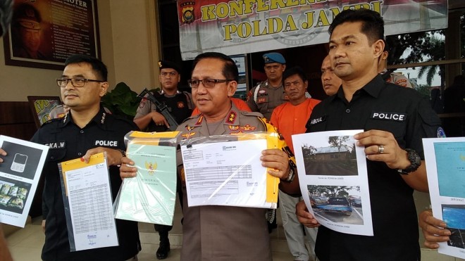Kapolda Jambi Irjen Pol Muchlis saat press release. Foto : Rudi / Jambiupdate