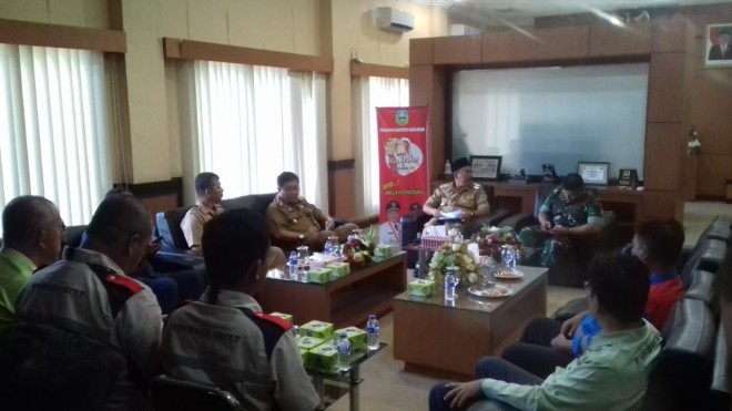 Pemkab Sarolangun Gelar Rapat Tertutup Dengan Belasan Perusahaan Tambang. Foto : Hadinata / Jambiupdate