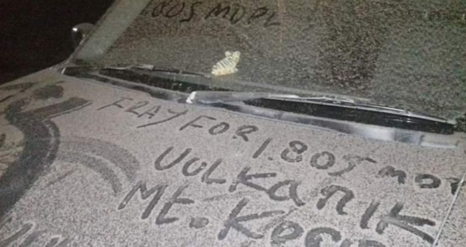 Kayu Aro Dihujani Abu Vulkanik Dari Gunung Kerinci. Foto : Gusnadi / Jambiupdate