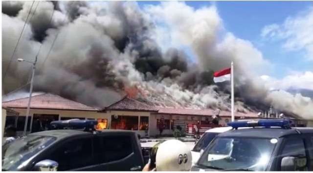 Suasana kebakaran. (Screenshot)