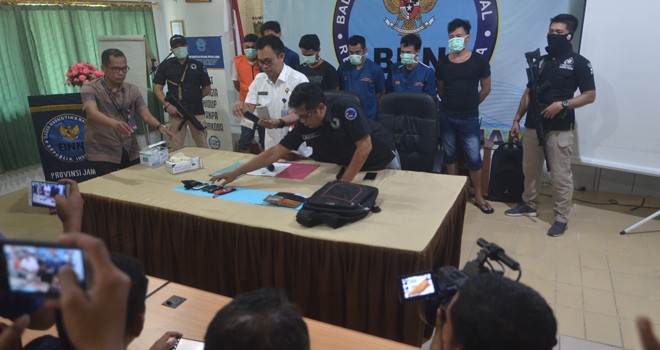 Tersangka kuris sabu dalam lapas yang berhasil diamankan oleh BNNP Jambi beberapa waktu lalu. Saat ini seluruh rekening milik tersangka sudah dibekukan. Foto : Ist