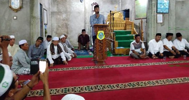Tim Safari Ramadhan saat datang ke Desa Sungai Itik, Kecamatan Sadu.