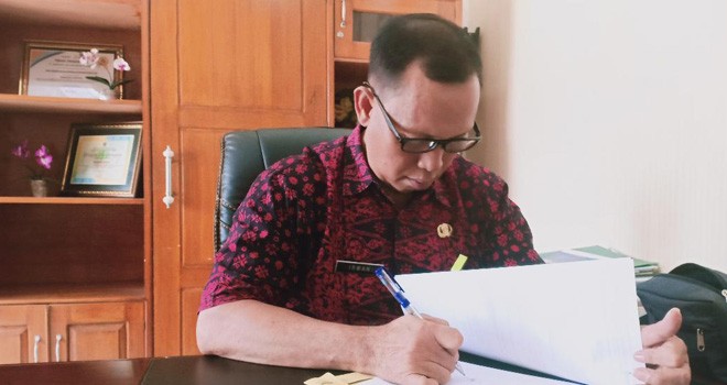 Plt Kepala Disbunnak Batanghari, Irwan AM.d SP. Foto : Reza / Jambiupdate