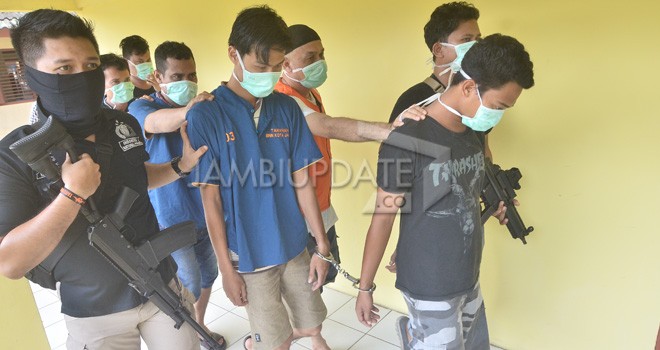 Kurir narkoba yang diamankan oleh BNNP beberapa waktu lalu. Saat ini BNNP buru pemasok sabu lapas tersebut. Foto : Ist