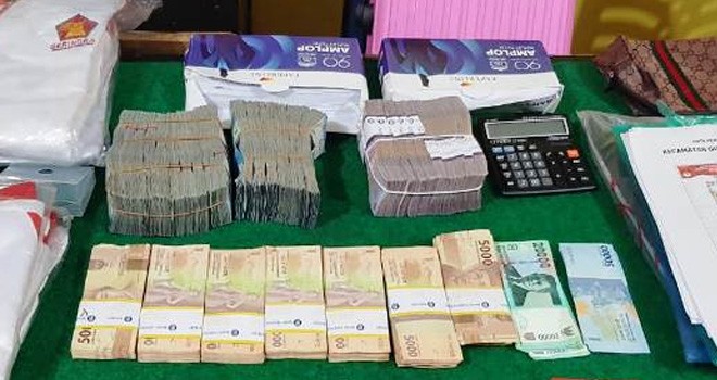 Barang bukti dugaan politik uang yang ditangkap tangan oleh tim Sentra Gakkumdu Kota Sungai Penuh beberapa waktu lalu. Foto : Ist