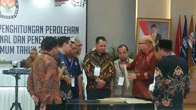 Rekapitulasi suara tingkat nasional untuk Pemilihan Umum (Pemilu) serentak 2019 oleh Komisi Pemilihan Umum (KPU) RI, yang dimulai sejak Jumat (10/5), hingga kemaren (14/5), masih berlangsung.