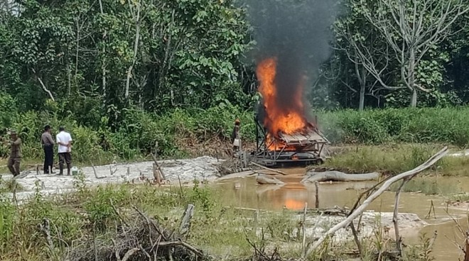 Razia aktivitas Penambangan Emas Tanpa Izin (PETI), Rabu (15/5). Razia kali ini dipusatkan di sekitar bandara Muara Bungo. Foto : Ferdian / Jambiupdate