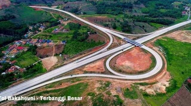 Jalan Tol Trans Sumatera (JTTS) Ruas Bakauheni-Terbanggi Besar. 
