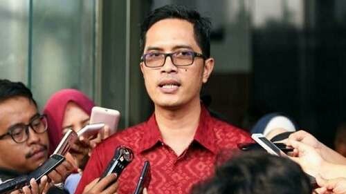 Juru bicara KPK Febri Diansyah ketika diwawancara awak media (Dery Ridwansyah/JawaPos.com)