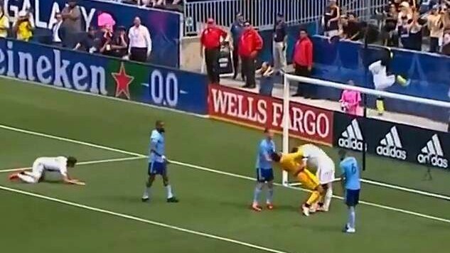  Insiden yang membuat Ibrahimovic mendapat sanksi/ESPN/Twitter