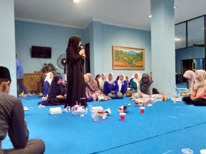 Ratu Munawwaroh saat Hadiri Buka Bersama DPW PAN Jambi. Foto : Ist