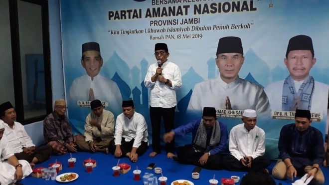 H Bakri saat Buka Puasa Bersama DPW PAN Jambi.