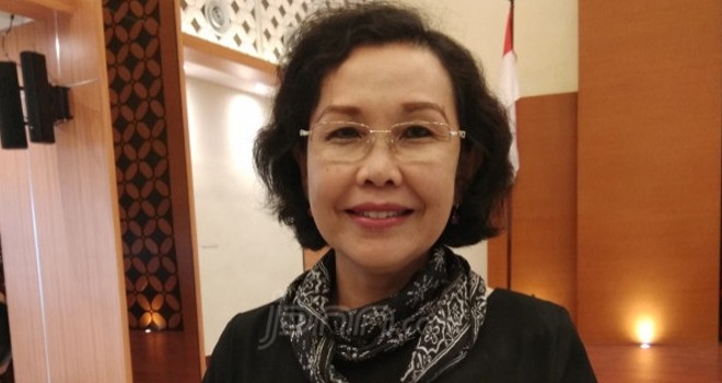 Ketum Pengurus Besar Persatuan Guru Republik Indonesia (PB PGRI) Unifah Rosyidi. Foto : JPNN