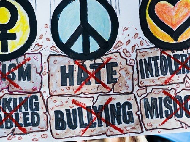 ILUSTRASI. Seorang pilot berinisial IR ditetapkan sebagai tersangka hate speech atau menyebarkan ujaran kebencian. (dok. JawaPos.com)