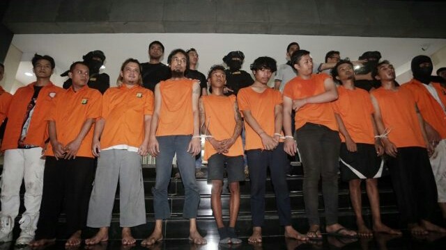 Ratusan perusuh ditetapkan tersangka. (Salman Toyibi/ Jawa Pos)