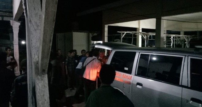 Korban saat di evakuasi. Foto : Ist