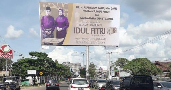 Baliho AJB di kawasan Jalan Pattimura, Kenali Besar, Kota Jambi.