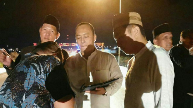 Ketua DPRD saat mantau Lampu Jalan.