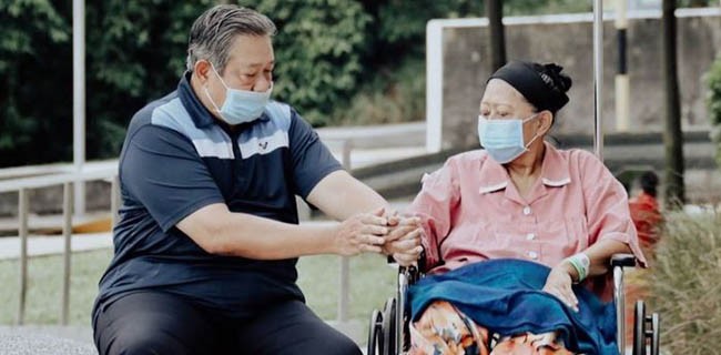 Susilo Bambang Yudhoyono dan Istri. Foto : Net